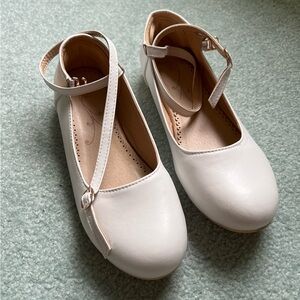 White Womens Ankle Strap Round Toe Ballet Flats